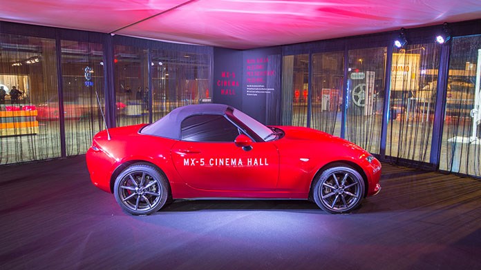 „Friends of MX-5“ reisen im Roadster zum Internationalen Filmfestival von Rom